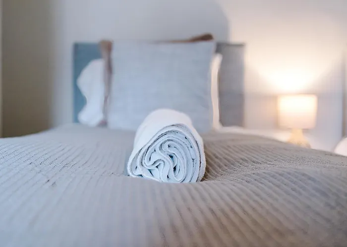 Stylish 3 Bedroom - Free Parking, Smart Tv, Sleeps 8 Манчестер