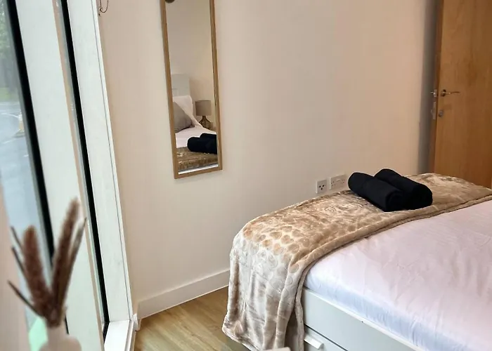 Апартаменты Spacious Mcr - Gym - Terrace - Games - Free Secured Parking *