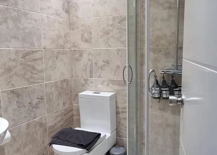 Modern 4 Bedroom Victorian Private Detached Close To Вилла Манчестер