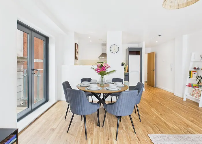 Wild Roses Serviced - Arndale *