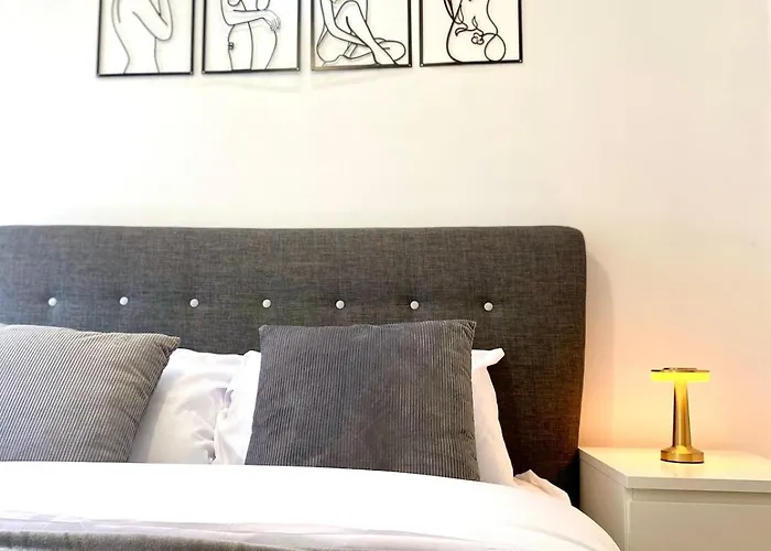 Apartament Lux Stylish 2 Bed High Rise With Parking And Balcony Manchester