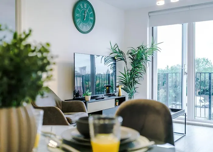 Centre, Salford Luxury *