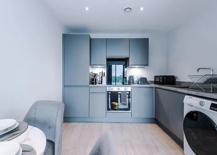 شقة Stylish 1-bed Fast Wi-fi Easy Access To *