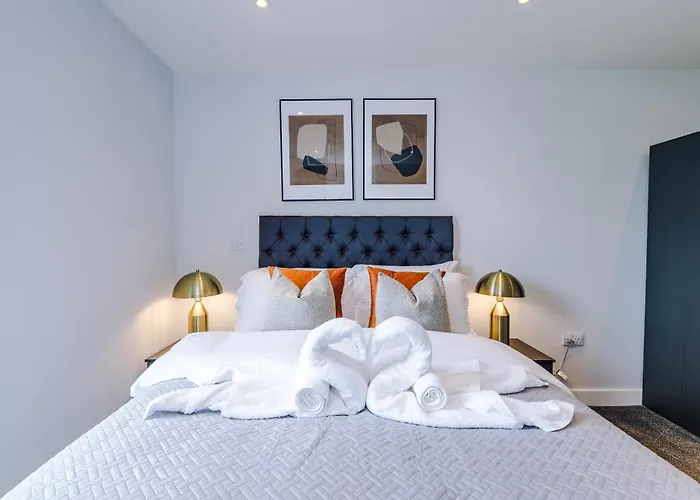 아파트 Modern 2br Parking Great Location & Amenities