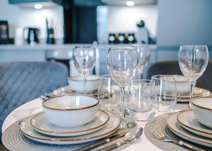 아파트 Modern 2br Parking Great Location & Amenities *