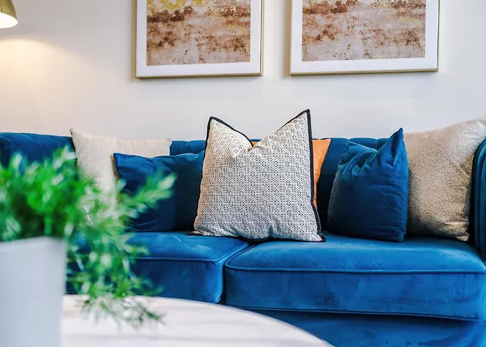 Modern 2br Parking Great Location & Amenities