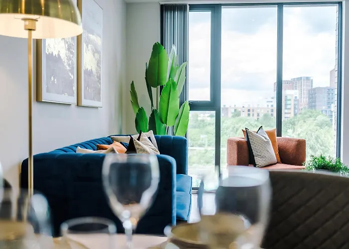 Modern 2br Parking Great Location & Amenities 맨체스터