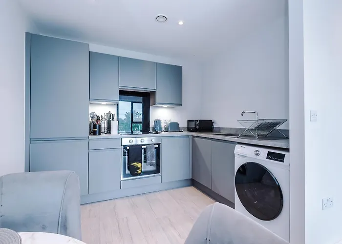Stylish 1-bed Fast Wi-fi Easy Access To *