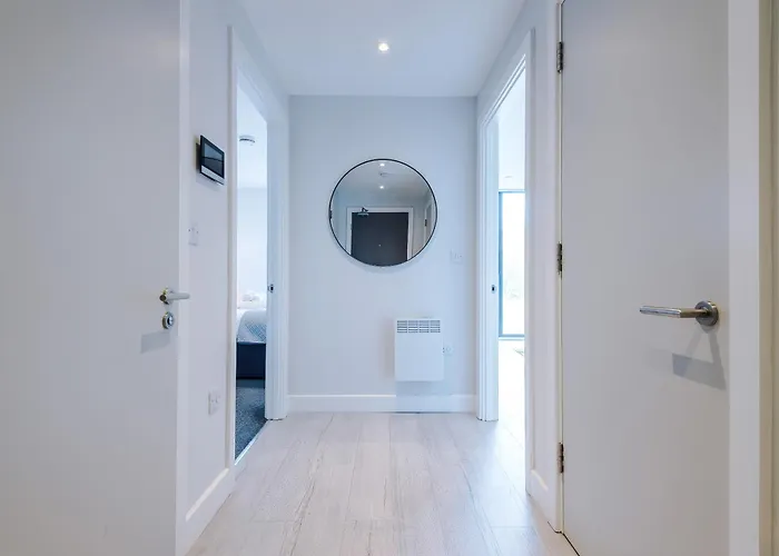 Stylish 1-bed Fast Wi-fi Easy Access To شقة