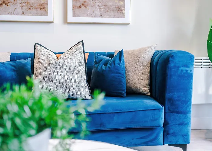 Modern 2br Parking Great Location & Amenities 맨체스터