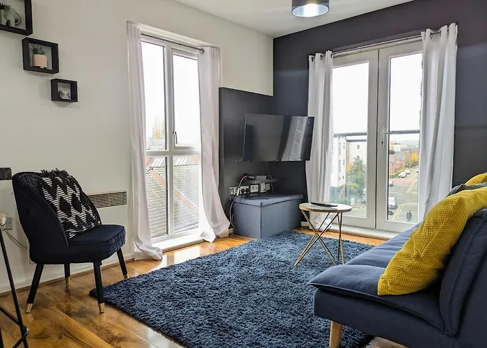 Lord Street With Free Parking & Wifi- Salford Uni, Victoria Station, Ao Arena *