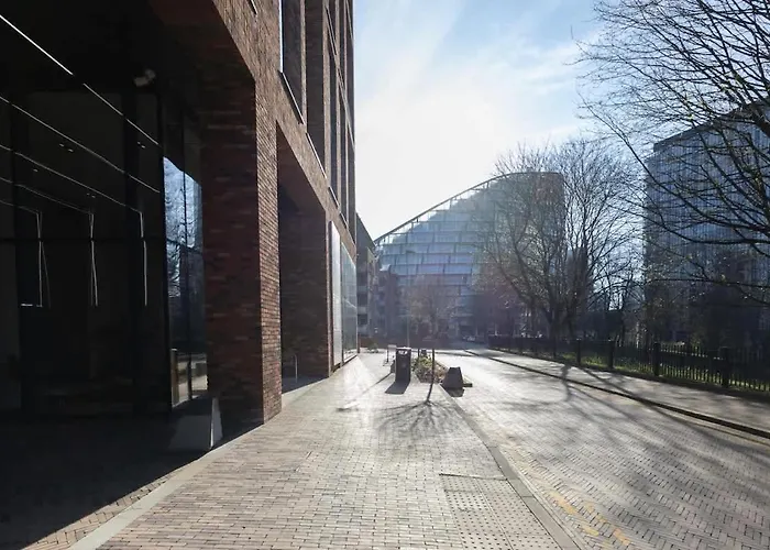 Park View 3 Bed Ensuite Only 5 Min Walk To Arndale Manchester