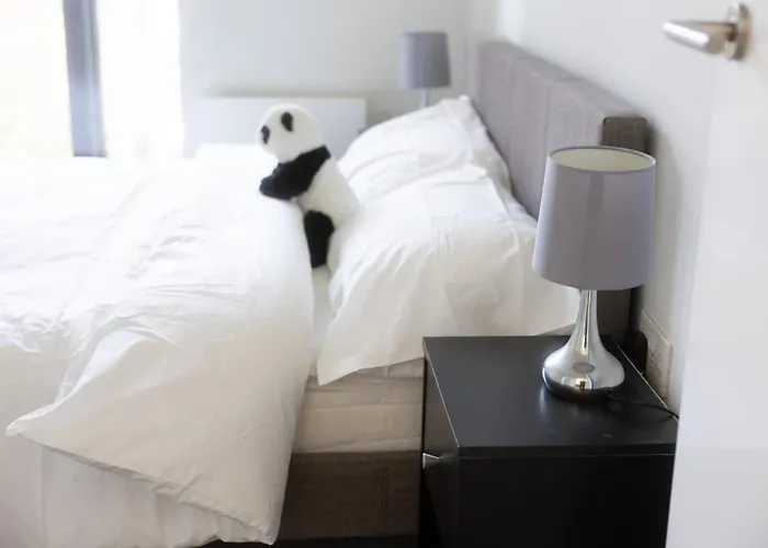 Park View 3 Bed Ensuite Only 5 Min Walk To Arndale