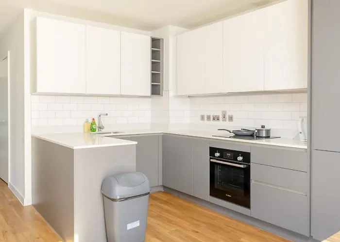 Park View 3 Bed Ensuite Only 5 Min Walk To Arndale