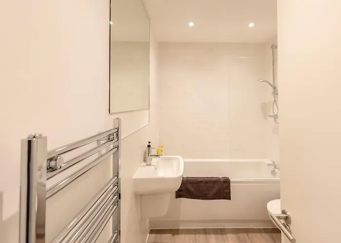 펜션 Joyful Management - A Mordern Semi-detached House With 3 Bedroom 맨체스터