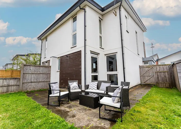 Feriehus Contractor Near Etihad Stadium & Co-op Live With Free Parking *