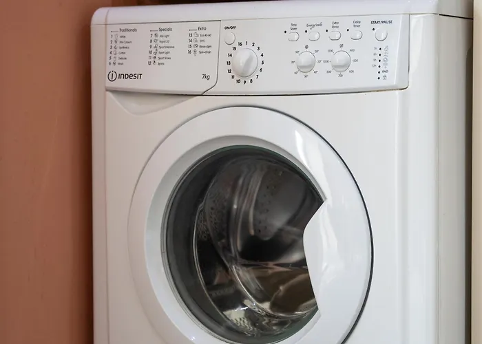 Contractor Near Etihad Stadium & Co-op Live With Free Parking * Manchester