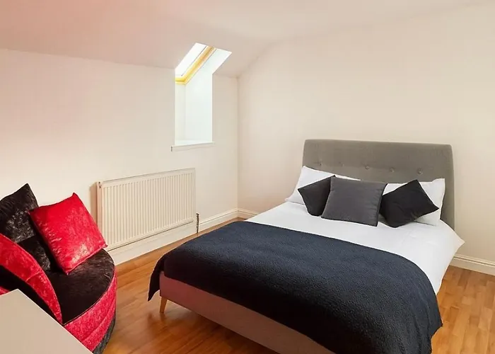 Dom wakacyjny Modern 3-bed Townhouse Centre Free Parking