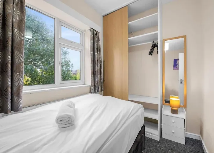 4 Bedroom In Northenden By Superhost Mánchester