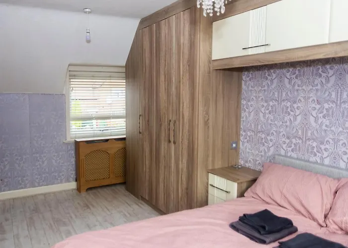 3br By Kammili With Free Parking & Fast Access