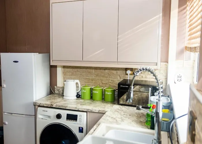 Dom wakacyjny 3br By Kammili With Free Parking & Fast Access