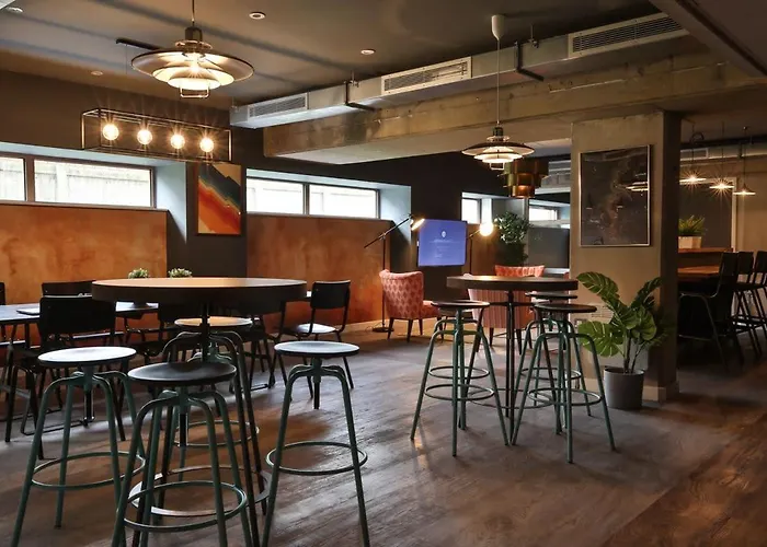 For Students Only - Victoria Point In * 맨체스터