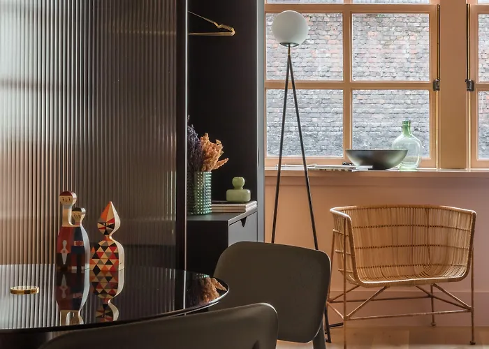 Whitworth Locke 4* Manchester