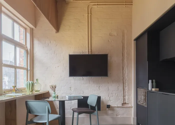 Whitworth Locke 4* מנצ'סטר