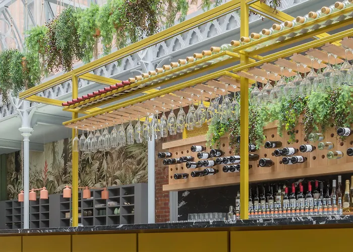 Whitworth Locke 4* Manchester