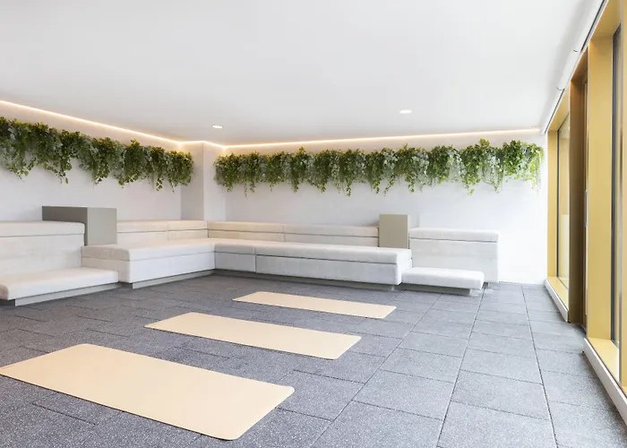 Leonardo Piccadilly Hotel 4*