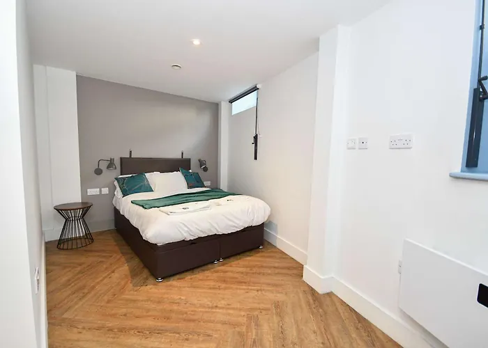 Lovely 3bed Flat In W Security Apartment *