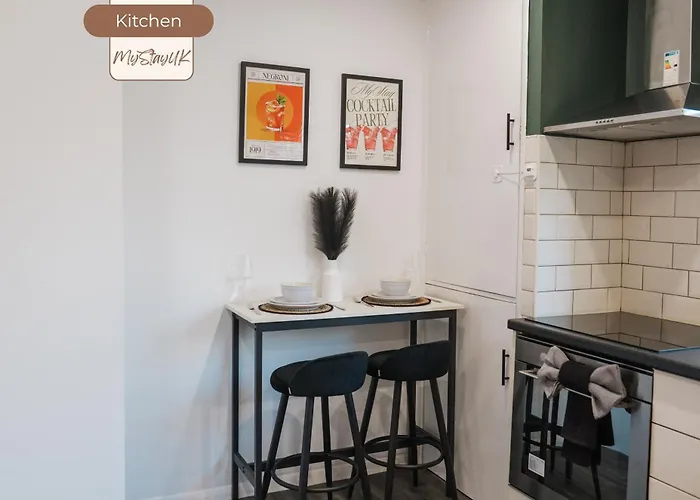 Сasa de vacaciones 3br House By Mystayuk Short Lets & Serviced With Free Parking & Contractor Mánchester