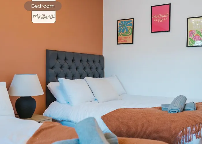 Nyaraló 3br House By Mystayuk Short Lets & Serviced With Free Parking & Contractor Manchester