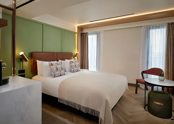 Hotel The Reach At Piccadilly, Manchester, A Tribute Portfolio Manchester