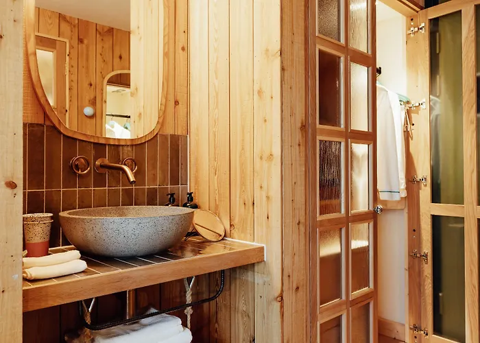 Treehouse 4* 맨체스터