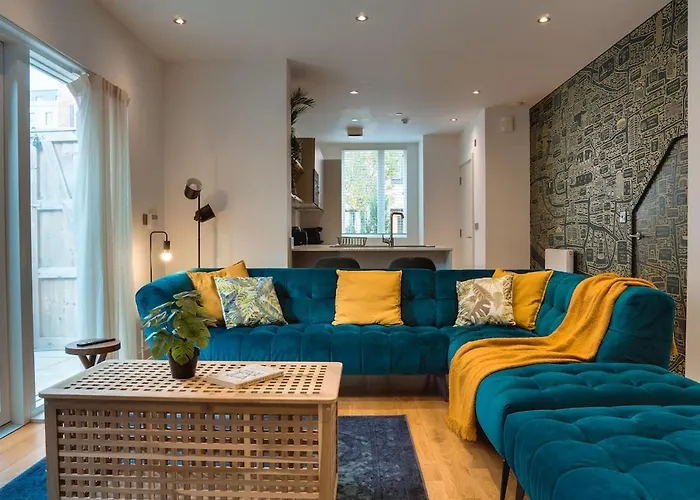 Luxurious 4Br Townhouse Rooftop Hot Tub Dom wakacyjny Manchester