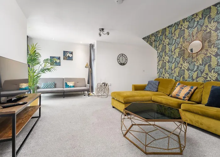 Chic 3bd Abode With Pool Table - Etihad - Coop Live - Free Parking * مانشستر