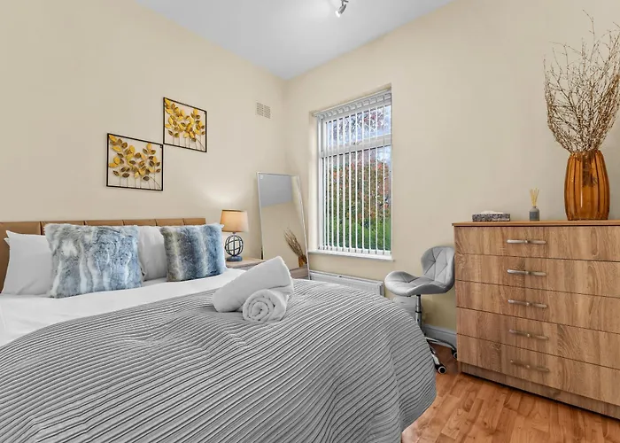 Seymour Escape Spacious 4br For 8