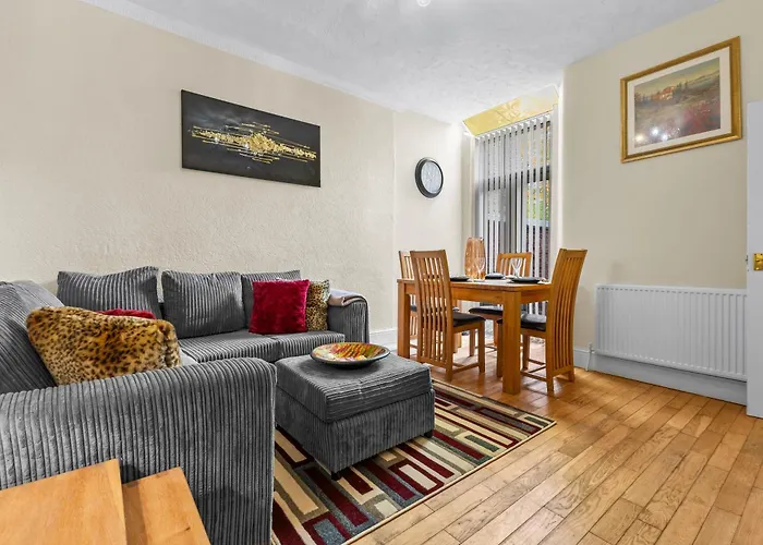 Seymour Escape Spacious 4br For 8 Manchester