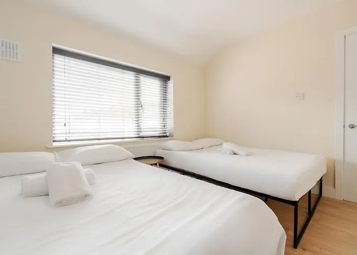 Spacious 3br - Pool Table - Games - Sleeps 9 * マンチェスター