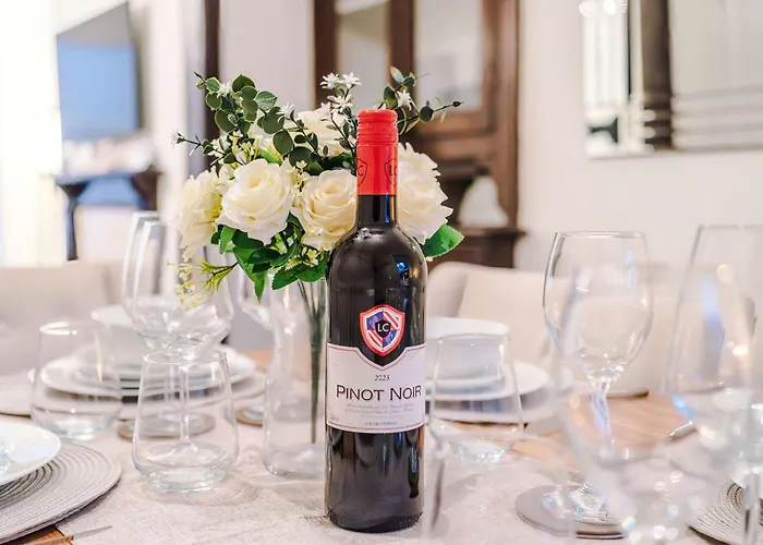 Casa de Férias Oldtrafford - Sleeps 6 - Free Parking - Free Wifi *