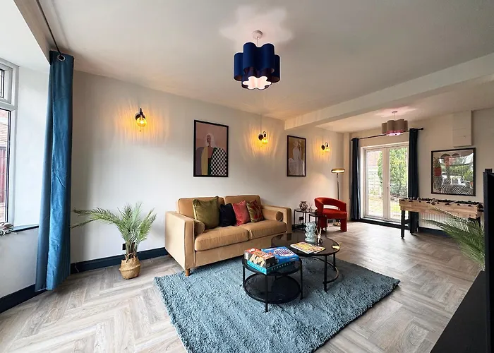 Family & Pet-friendly 5pp, Parking, 20 Min To Manchester