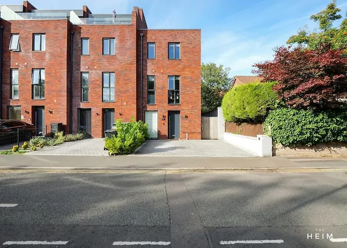 Eden At The Heim Tatil Evi Manchester