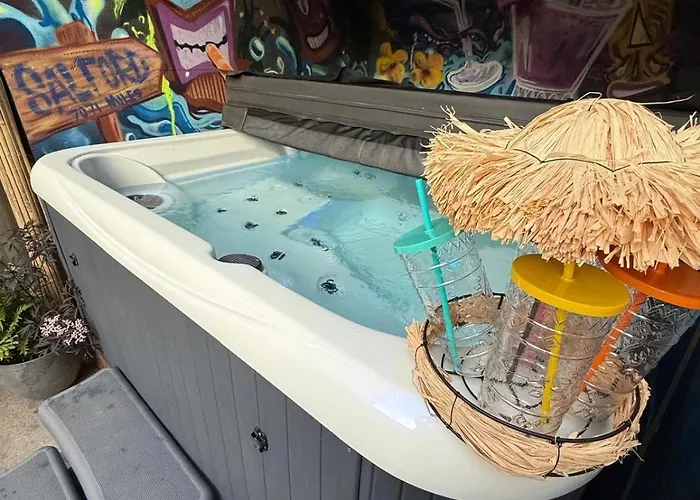 Dom wakacyjny Luxurious 4Br Townhouse Rooftop Hot Tub *