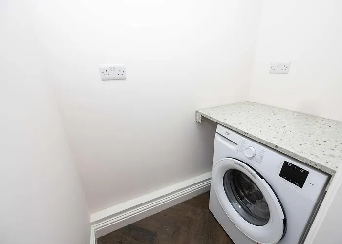 The Groves House- 4 En-suite Beds, Close To Hospital & Mcr Uni Vakantiehuis *