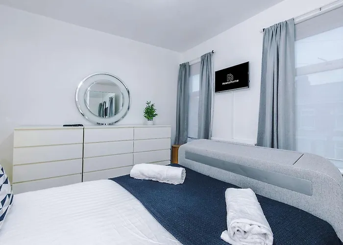 Casa de Férias Oldtrafford - Sleeps 6 - Free Parking - Free Wifi *