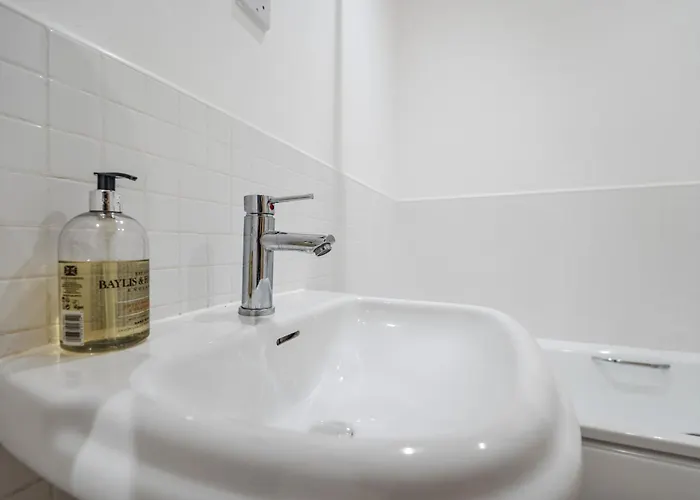 بيت للعطل Chic 3bd Abode With Pool Table - Etihad - Coop Live - Free Parking