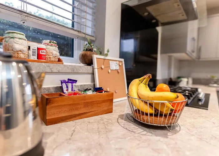 Sleeps 5 - Free Parking Wifi Near Airport & 펜션 맨체스터