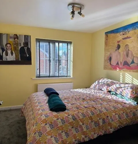 Holiday home Stunning House In Chorlton *