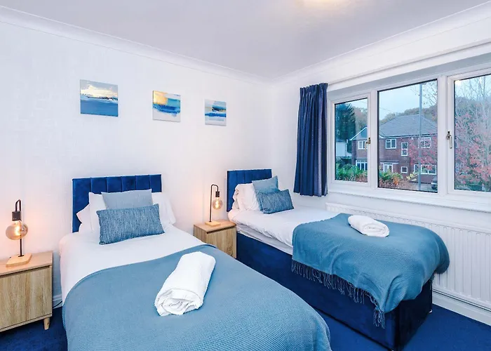 Luxury 5br Near Airport Wifi 펜션